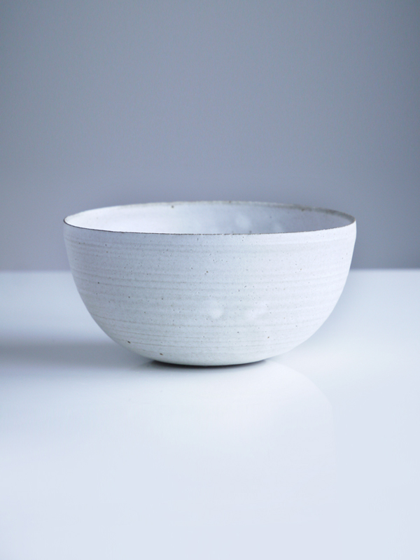 un bol céramique, couleur blanc